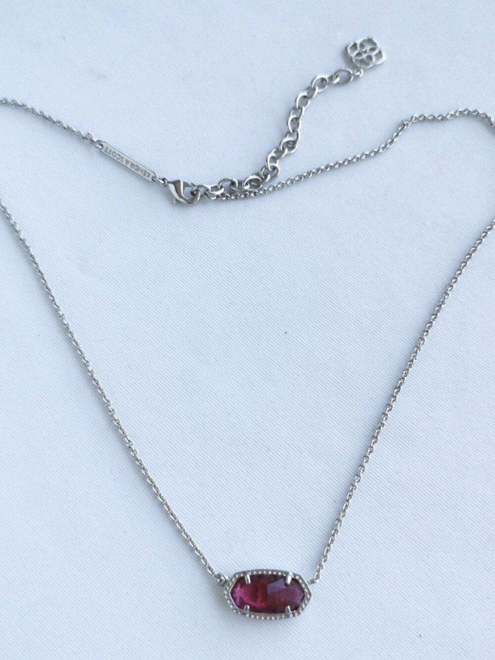 Kendra Scott Elisa Berry red glass Pendant Necklace in Silver - Picture 3 of 4